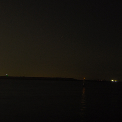 ISSとHTV2号機のフレア