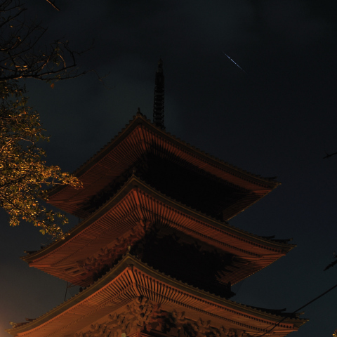 イリジウムフレアと池上本門寺の五重塔（重文）