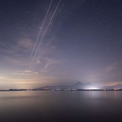 ネオワイズ彗星とスターリンク トレイン