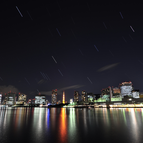 西の空に沈む冬の星々