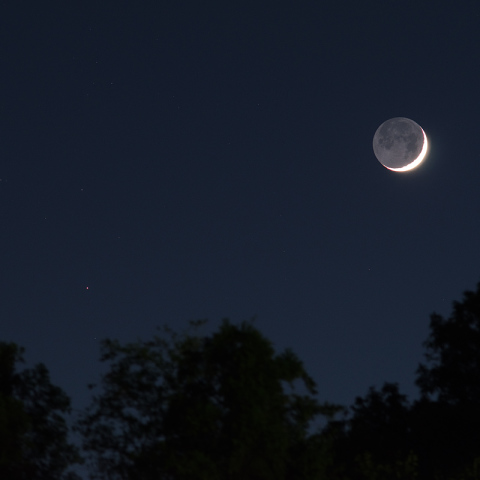 夕空の月と火星