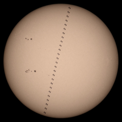 ＩＳＳの太陽面通過