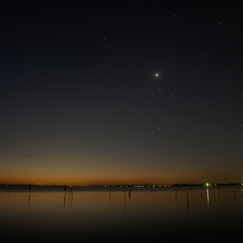 西方最大離角を迎える金星と水星
