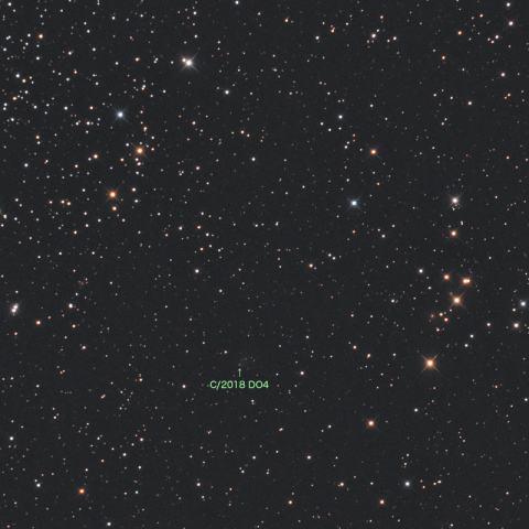 ミニ二重星団を横切るレモン彗星