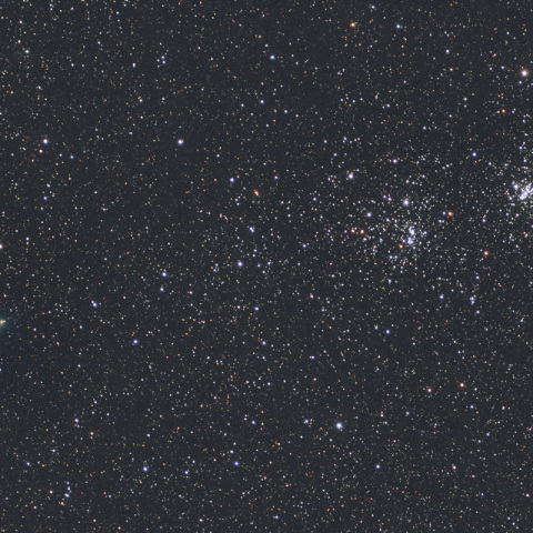 パンスターズ彗星（C/2017 T2）と二重星団の接近