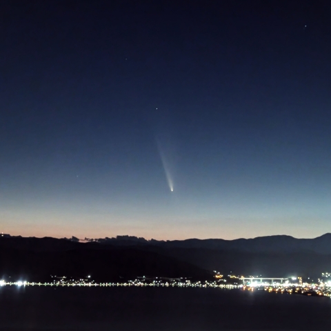 紫金山・アトラス彗星　スマートフォンで撮影