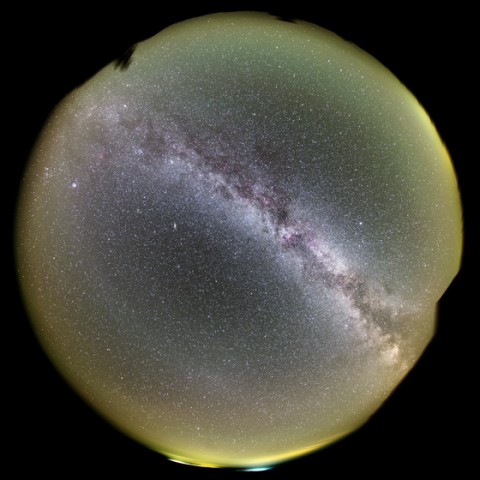 天空を横切る天の川