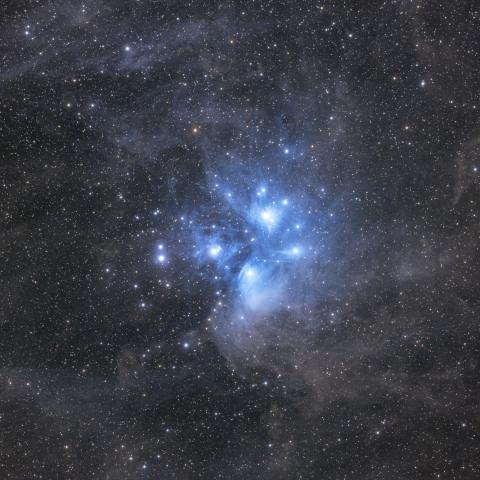 プレアデス星団と分子雲