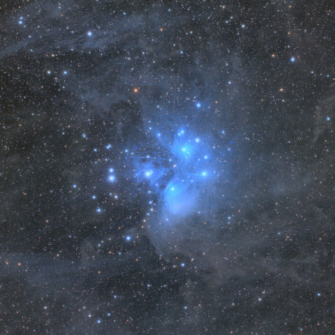 プレアデス星団と分子雲