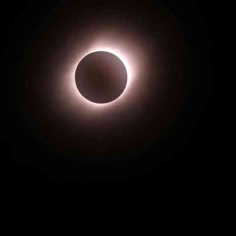 第3接触直前の黒い太陽