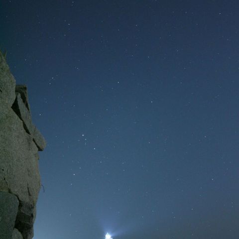 さそり座と灯台
