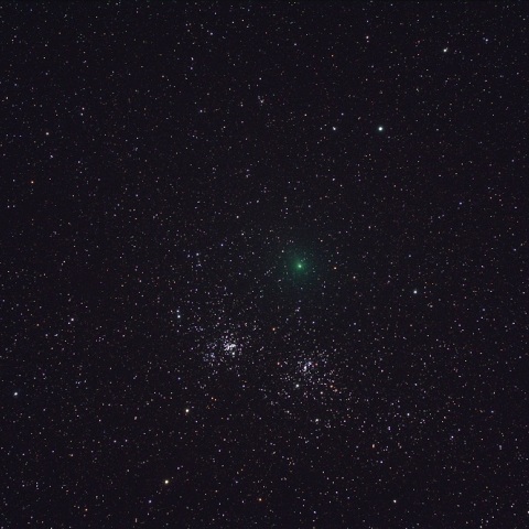 h-xに接近するハートレー彗星