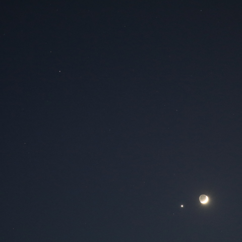 火星と接近した金星・月