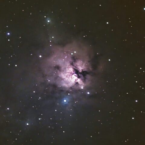 NGC1579  北の三裂星雲