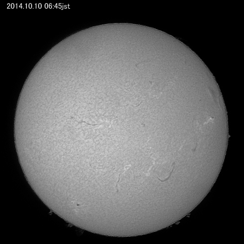 太陽、10月10日（白黒）