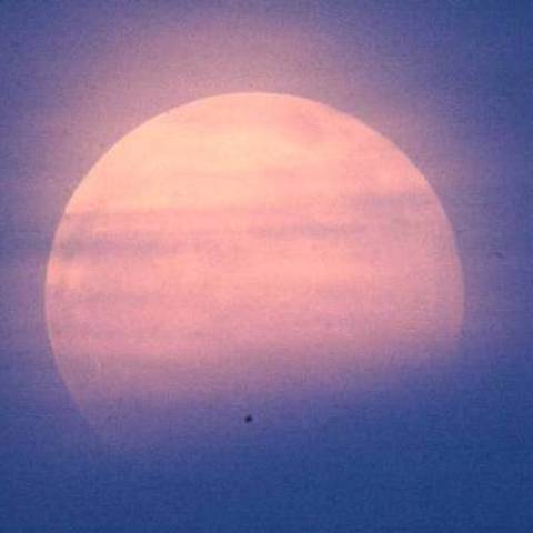 雲間の部分月食（１）