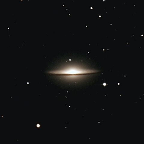 M104 ソンブレロ銀河