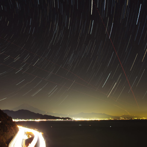 薩埵峠の夜景と星