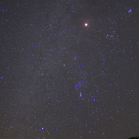 冬の星座と月食