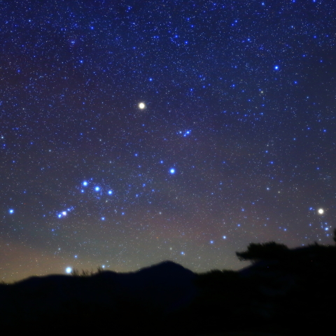 オリオン座と大気光