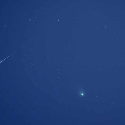 12Pポン・ブルックス彗星と流星