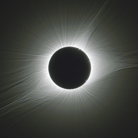 完勝（快晴）の皆既日食