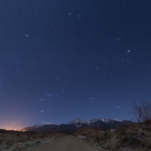 八ヶ岳と冬の星座