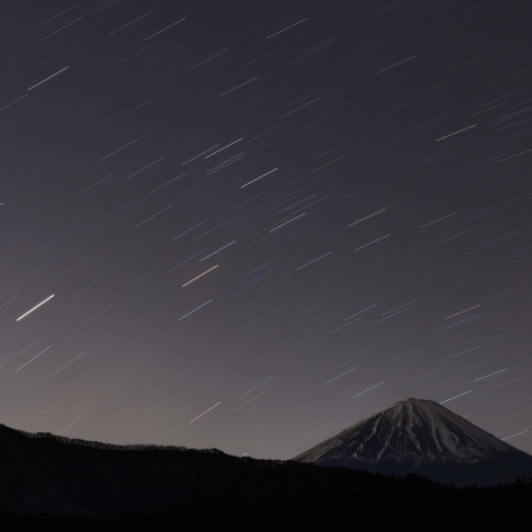 西湖からの富士山と星