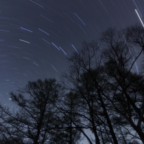 北極星と北斗七星とアルクトゥールスの日周運動