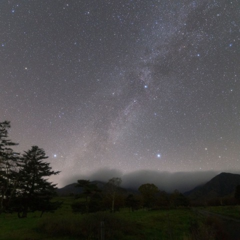 西に傾く夏の大三角