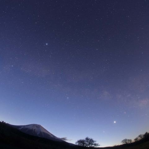 明け方の夏の大三角と3惑星