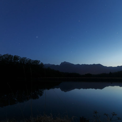 薄明の冬の大三角