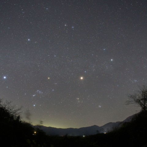 火星と冬の星々