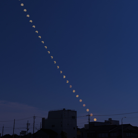 6月21日関東の雲を逃れて富山県氷見港で日食撮影