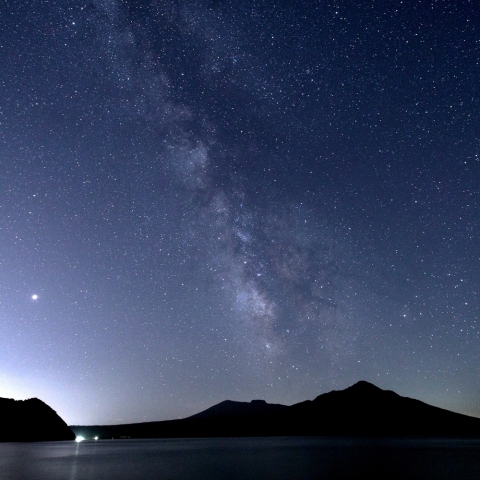 天の川と支笏湖