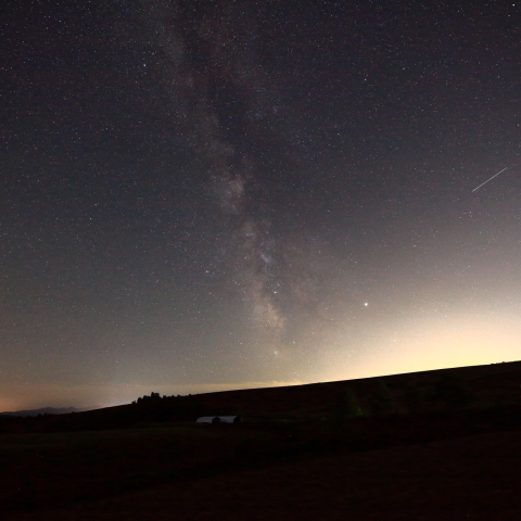 夏の大三角と流星No2