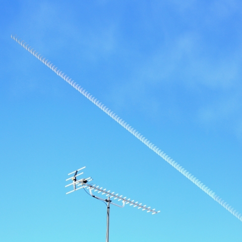 冷気漂う白夜月