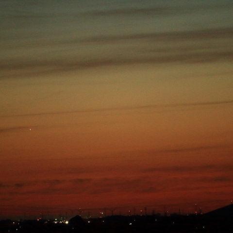 マジックアワーに星一つ