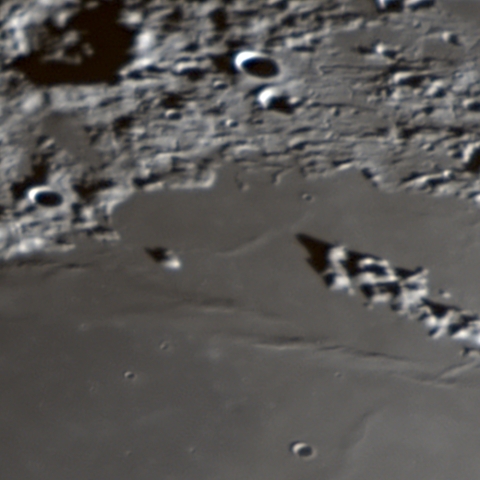 直線山列とラプラース岬