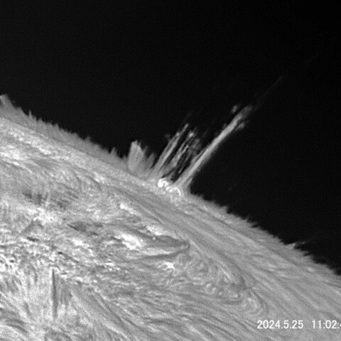 NOAA13691のサージ