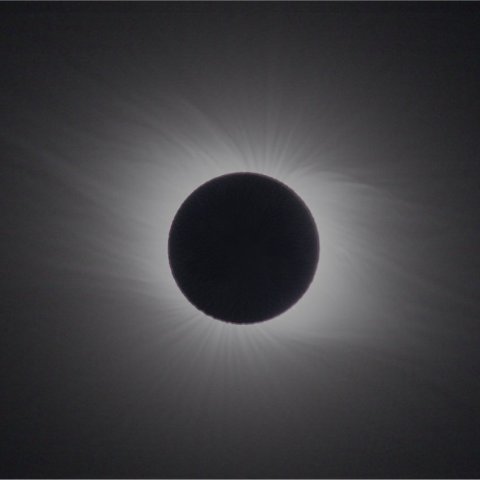 2009年7月22日皆既日食　コロナの流線構造