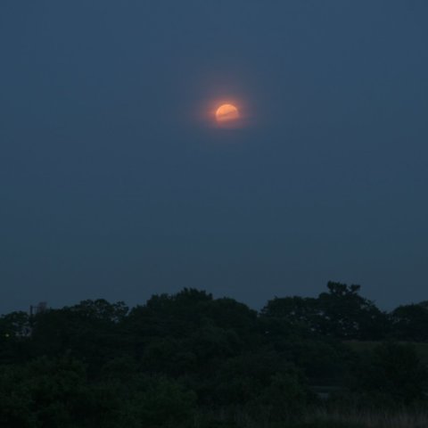 欠けた月と信濃川
