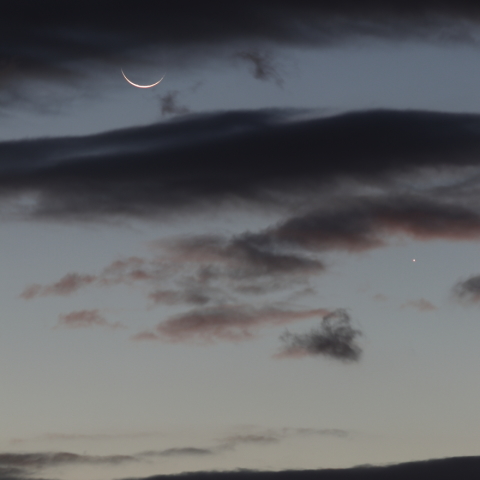 月(28.1)と金星、木星の集合