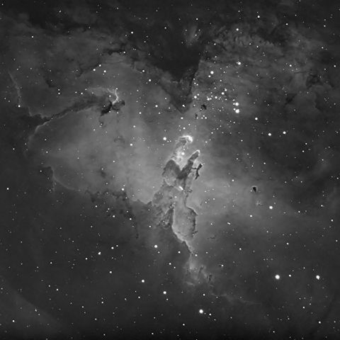 HαによるM16中心部