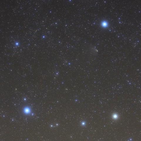 カシオペヤ座3つの2等星とパンスターズ彗星