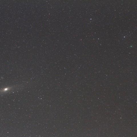 6/5未明　アンドロメダ銀河とレモン彗星の共演