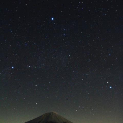 ４／５未明　富士山と夏の大三角