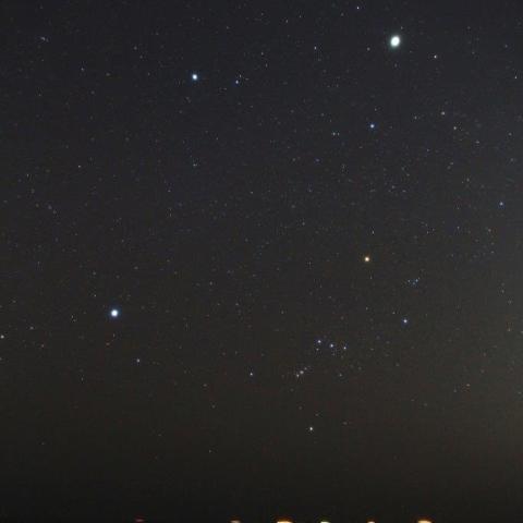 ４／２３　そろそろ見納め　冬の大三角＋木星の大クロス