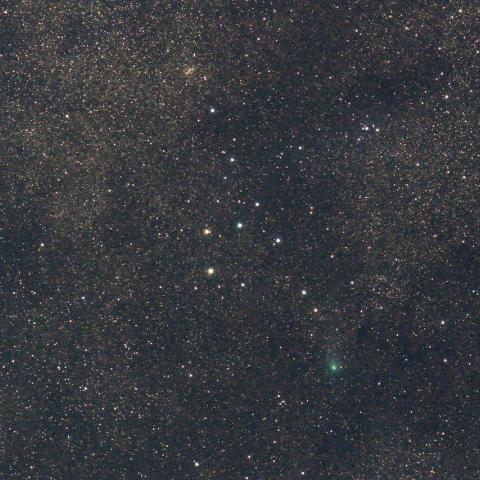 ９／２０　ジャック彗星（C/2014 E2）、コートハンガー星団（Cr399）に最接近