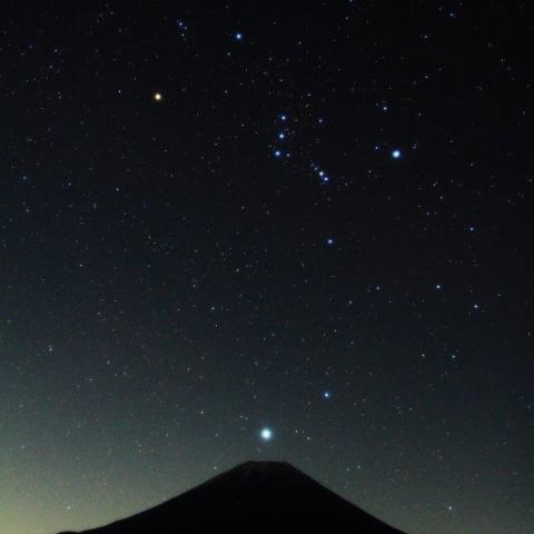 １１／１３　富士山の頂にシリウス登場